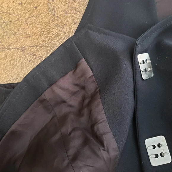 *POWERLINE  vest, size small - Picture 5 of 9